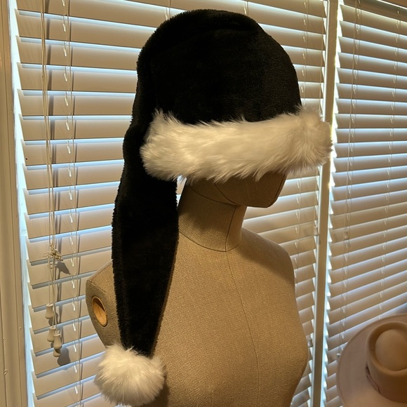 Black and white Santa Holiday hat - Picture 2 of 4